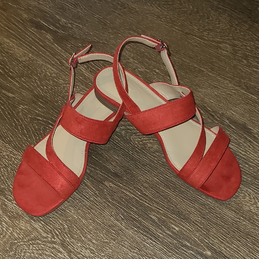 Violet & Red "Boden" Red Strappy Sandals Size 8.5